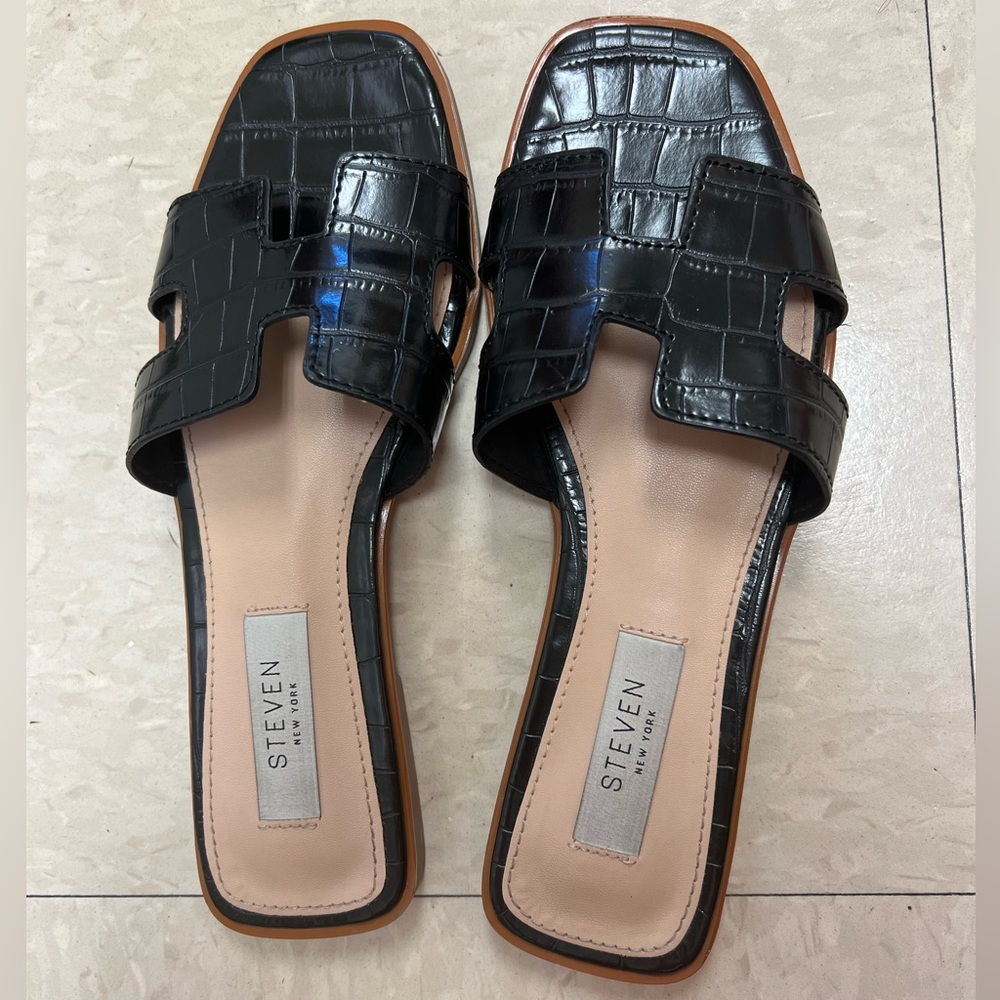 Women Harlien Croc Embossed Slide Sandal